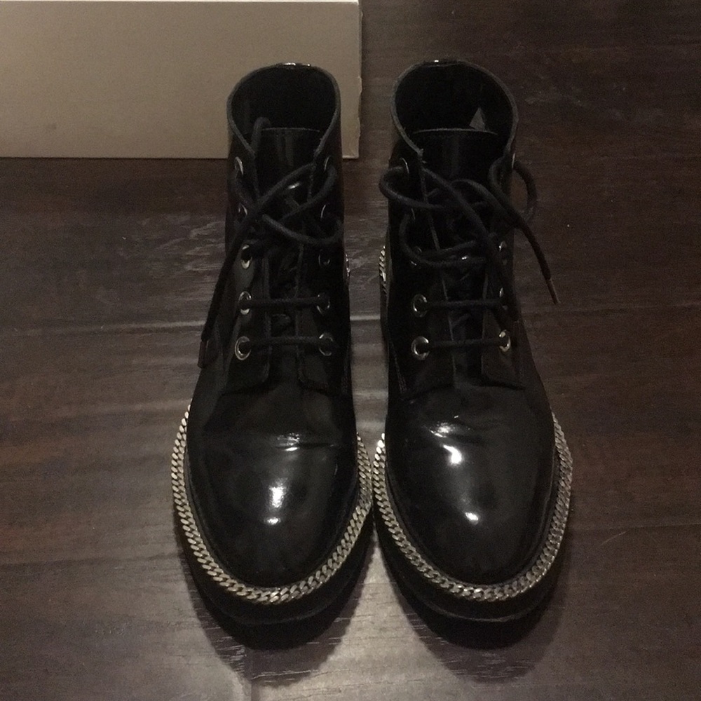 【TRADED】Sandro Audrey black patent leather boots